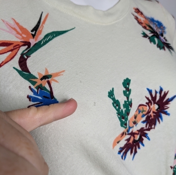 ✨3/$15 Madewell white red pink floral cotton side tie tshirt S - Picture 5 of 10